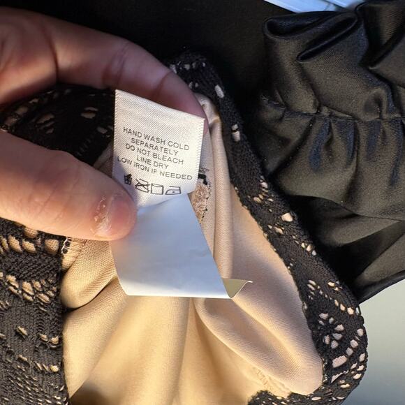 Coldwater Creek V Neck Black Lace Overlay Fitted Whimsygoth Fairy Grunge SZ 4 - Picture 6 of 9